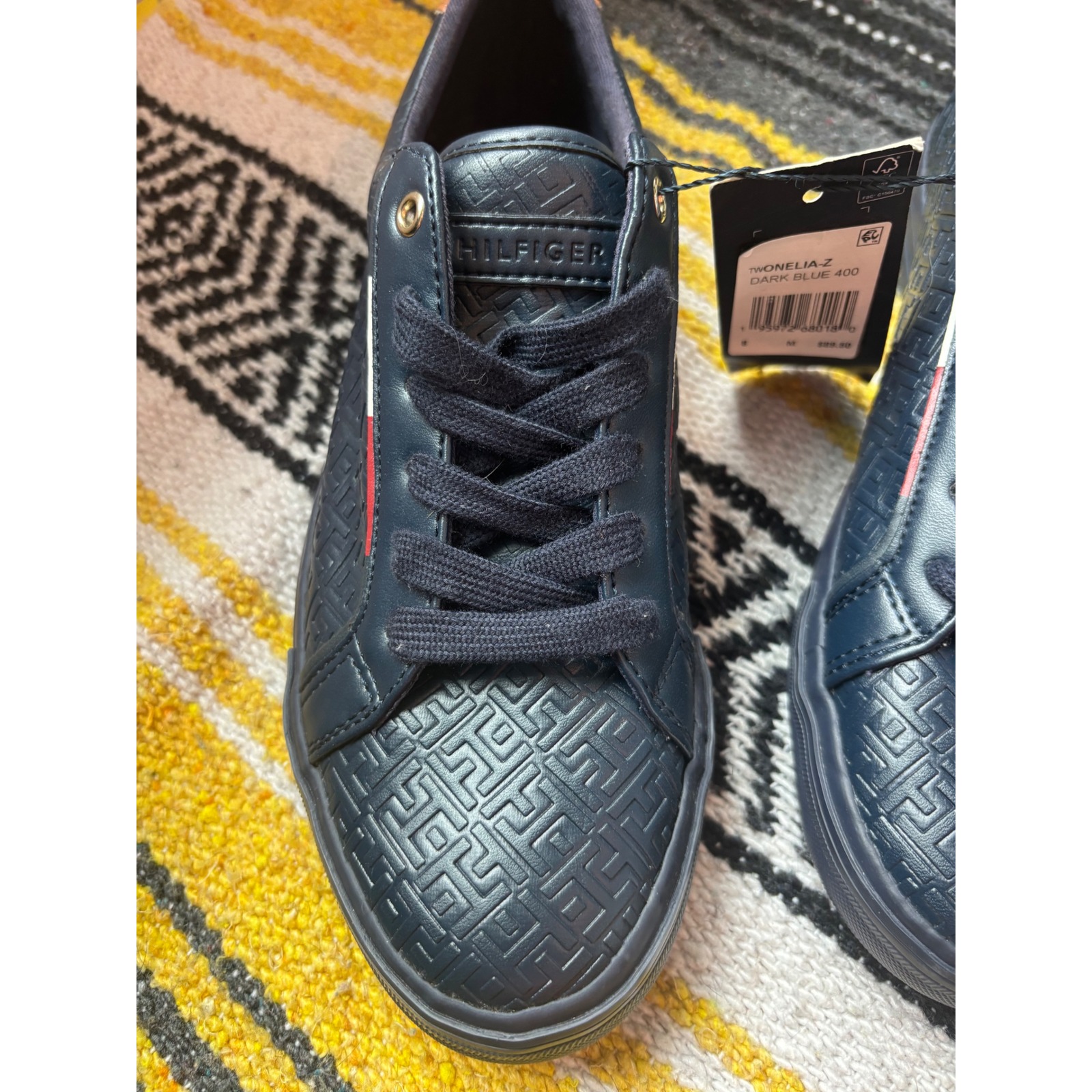Tommy Hilfiger Twonelia-Z Dark Blue Monogram Embossed Sneakers Womens Size 8 New